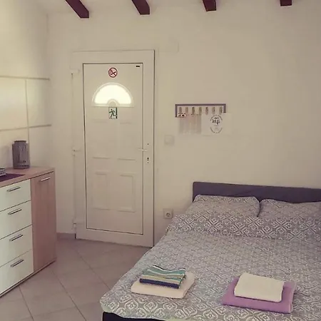 Apartment Apartmani Mersol