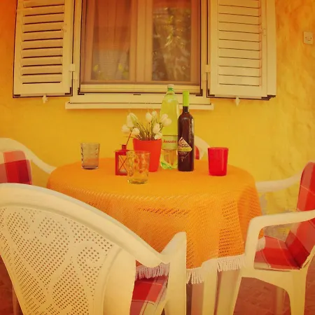 Apartmani Mersol Apartment *