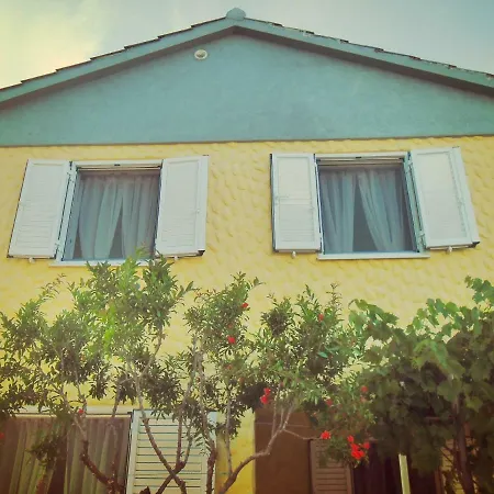 Apartmani Mersol * Nin