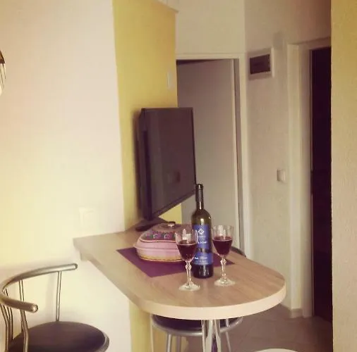 Apartment Apartmani Mersol